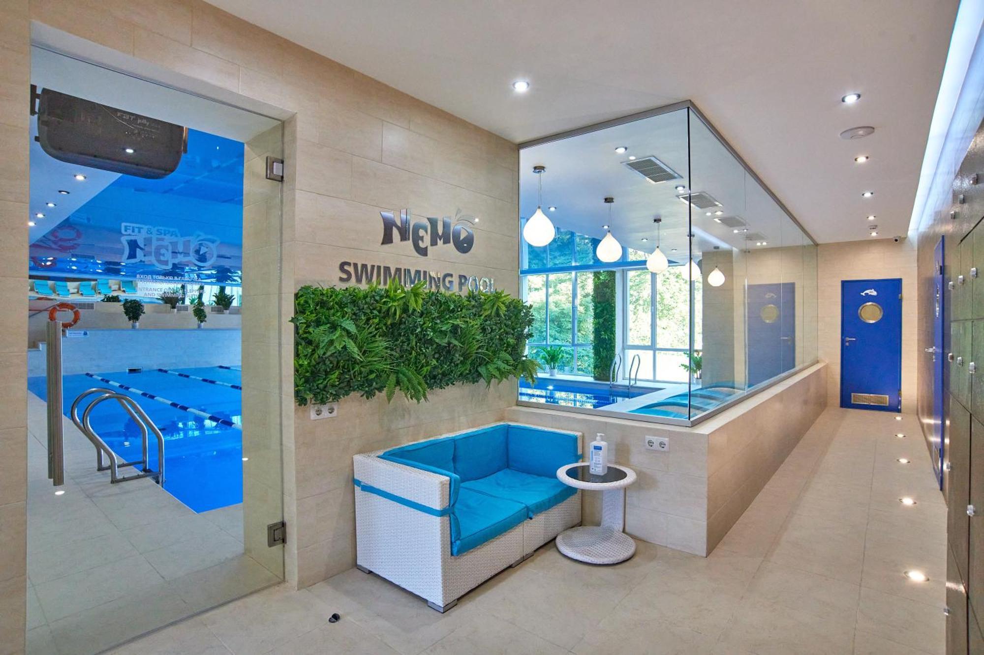 Hotel & Spa Nemo With Dolphins Charkiw Exterior foto